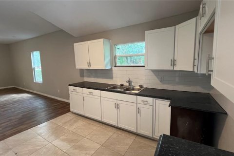 House in Lakeland, Florida 4 bedrooms, 109.53 sq.m. № 1915815 - photo 9