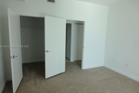 Condominio en alquiler en Miami, Florida, 2 dormitorios, 94.11 m2 № 2169515 - foto 12