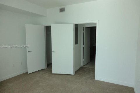 Condominio en alquiler en Miami, Florida, 2 dormitorios, 94.11 m2 № 2169515 - foto 11