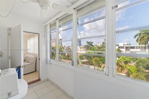 Copropriété à vendre à Hallandale Beach, Floride: 1 chambre, 68 m2 № 1957533 - photo 24