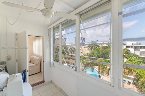 Copropriété à vendre à Hallandale Beach, Floride: 1 chambre, 68 m2 № 1957533 - photo 1