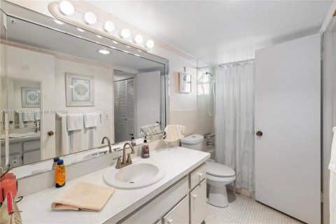 Copropriété à vendre à Hallandale Beach, Floride: 1 chambre, 68 m2 № 1957533 - photo 12