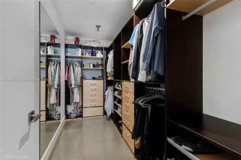 Condo in Sunny Isles Beach, Florida, 2 bedrooms  № 1698666 - photo 15