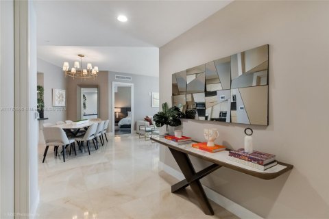 Condo in Sunny Isles Beach, Florida, 2 bedrooms  № 1698666 - photo 12