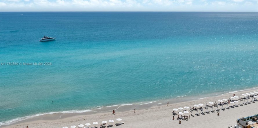 Condo in Sunny Isles Beach, Florida, 2 bedrooms № 1698666