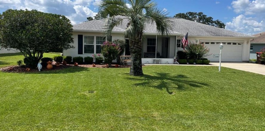 House in Ocala, Florida 3 bedrooms, 148.18 sq.m. № 1900193