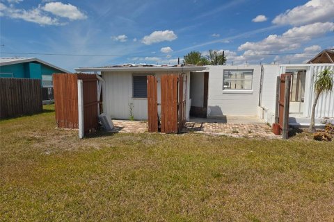 House in Englewood, Florida 2 bedrooms, 97.83 sq.m. № 1612562 - photo 10