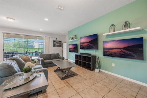 House in Kissimmee, Florida 9 bedrooms, 407.93 sq.m. № 1547897 - photo 12