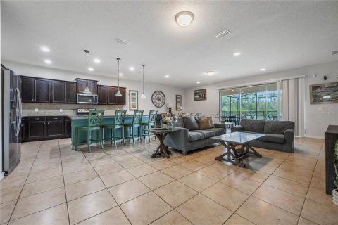 House in Kissimmee, Florida 9 bedrooms, 407.93 sq.m. № 1547897 - photo 11