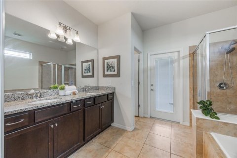 House in Kissimmee, Florida 9 bedrooms, 407.93 sq.m. № 1547897 - photo 25
