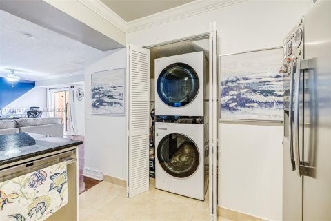 Condominio en venta en Miami, Florida, 3 dormitorios, 171.87 m2 № 1839240 - foto 14
