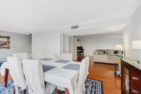 Condominio en venta en Miami, Florida, 3 dormitorios, 171.87 m2 № 1839240 - foto 5