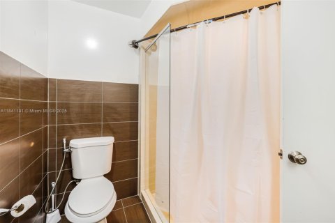 Condominio en venta en Miami, Florida, 3 dormitorios, 171.87 m2 № 1839240 - foto 23