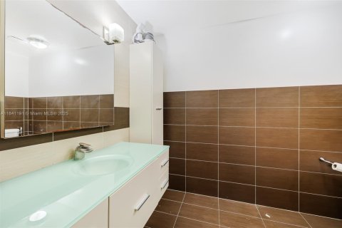 Condominio en venta en Miami, Florida, 3 dormitorios, 171.87 m2 № 1839240 - foto 24