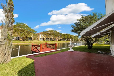 House in Tamarac, Florida 2 bedrooms, 154.22 sq.m. № 1994088 - photo 20