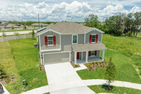 House in Haines City, Florida 5 bedrooms, 269.04 sq.m. № 1612850 - photo 2