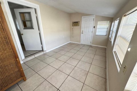 House in Punta Gorda, Florida 2 bedrooms, 100.71 sq.m. № 2103749 - photo 16