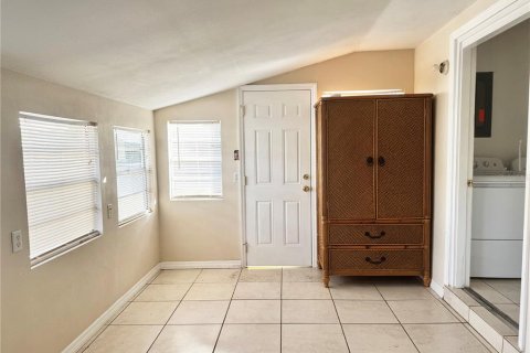 House in Punta Gorda, Florida 2 bedrooms, 100.71 sq.m. № 2103749 - photo 18
