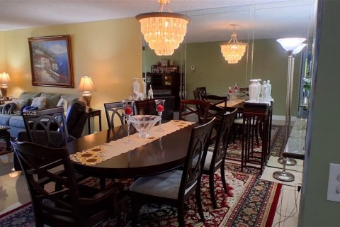 Copropriété à vendre à Sunrise, Floride: 2 chambres, 127.28 m2 № 1860915 - photo 10