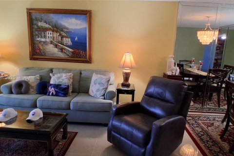 Copropriété à vendre à Sunrise, Floride: 2 chambres, 127.28 m2 № 1860915 - photo 14