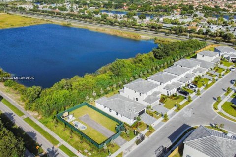 Villa ou maison à vendre à Homestead, Floride: 4 chambres, 215.9 m2 № 1969238 - photo 21