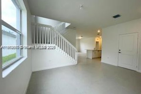 Villa ou maison à vendre à Homestead, Floride: 4 chambres, 215.9 m2 № 1969238 - photo 3