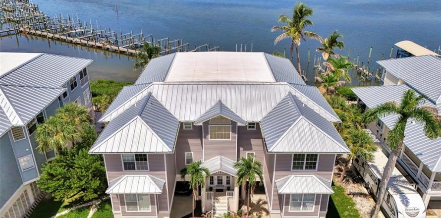 Condo in Englewood, Florida, 2 bedrooms № 1910284