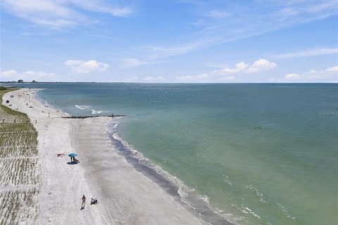 Villa ou maison à louer à Treasure Island, Floride: 3 chambres, 185.8 m2 № 2430699 - photo 4