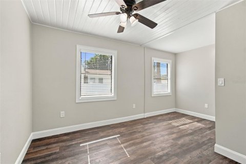 Villa ou maison à louer à Treasure Island, Floride: 3 chambres, 185.8 m2 № 2430699 - photo 16