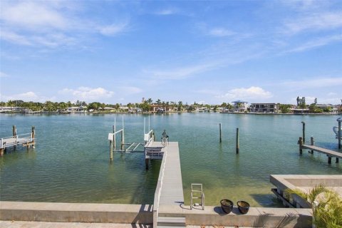 Villa ou maison à louer à Treasure Island, Floride: 3 chambres, 185.8 m2 № 2430699 - photo 27