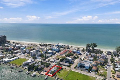 Villa ou maison à louer à Treasure Island, Floride: 3 chambres, 185.8 m2 № 2430699 - photo 3