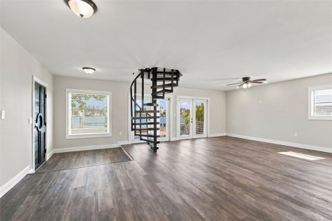 Villa ou maison à louer à Treasure Island, Floride: 3 chambres, 185.8 m2 № 2430699 - photo 18