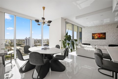 Copropriété à vendre à Miami Beach, Floride: 2 chambres, 118.91 m2 № 1939129 - photo 4