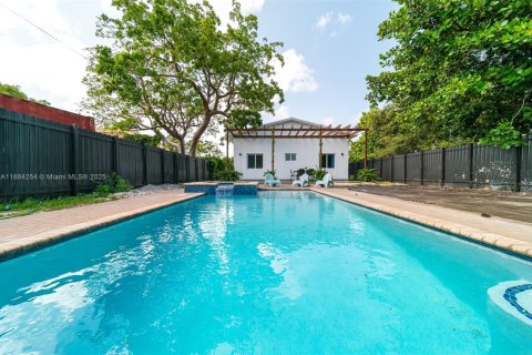 Casa en venta en Hallandale Beach, Florida, 4 dormitorios, 139.35 m2 № 1930999 - foto 15