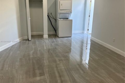 Immobilier commercial à Miami, Floride 1 chambre, 210.52 m2 № 1997841