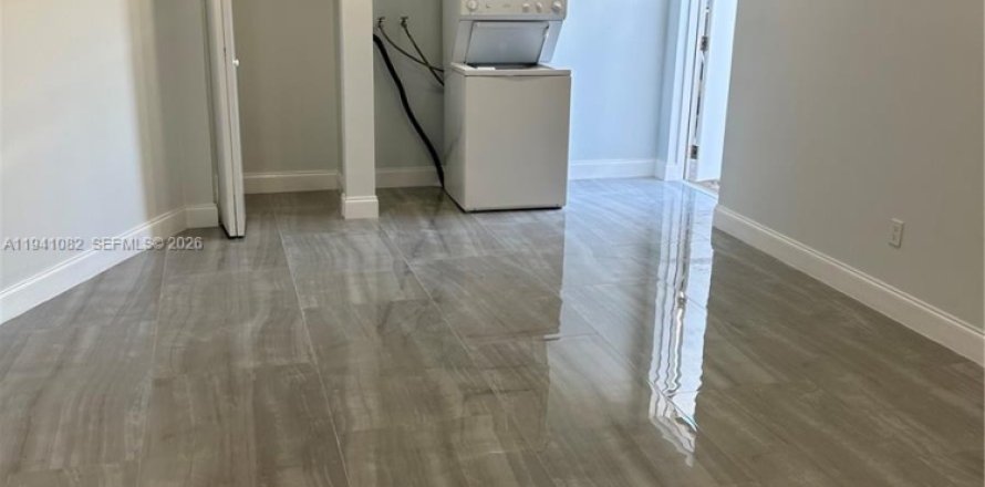 Immobilier commercial à Miami, Floride 1 chambre, 210.52 m2 № 1997841