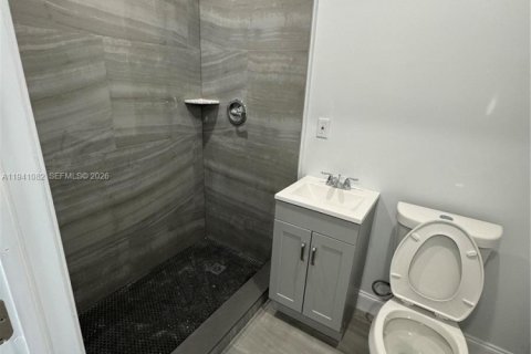 Immobilier commercial à louer à Miami, Floride: 1 chambre, 210.52 m2 № 1997841 - photo 3