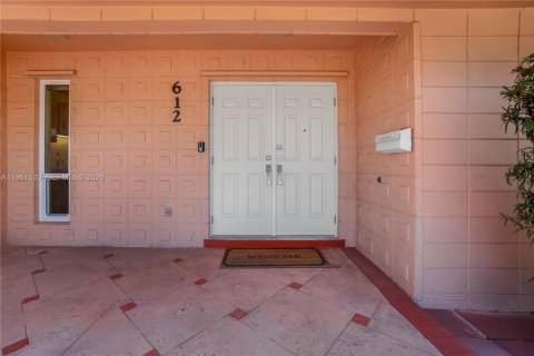 Купить виллу или дом в Холливуд, Флорида 3 спальни, 154.03м2, № 2026199 - фото 3