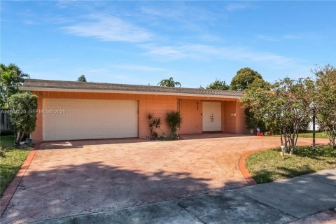 Купить виллу или дом в Холливуд, Флорида 3 спальни, 154.03м2, № 2026199 - фото 2