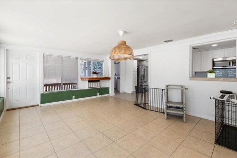 Villa ou maison à vendre à Venice, Floride: 2 chambres, 138.42 m2 № 2234717 - photo 13