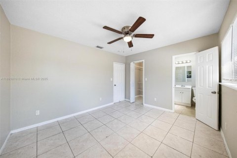 Casa en venta en Hollywood, Florida, 3 dormitorios, 107.95 m2 № 1945962 - foto 11