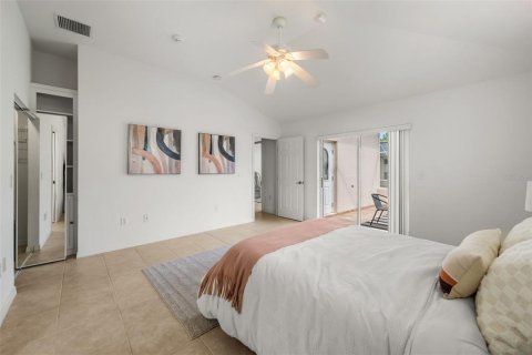 House in Ocala, Florida 2 bedrooms, 190.17 sq.m. № 2283386 - photo 12