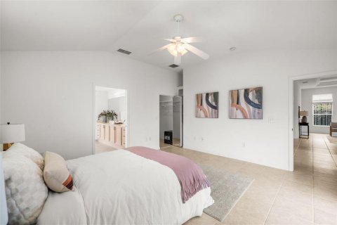House in Ocala, Florida 2 bedrooms, 190.17 sq.m. № 2283386 - photo 10