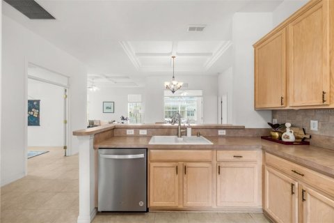 House in Ocala, Florida 2 bedrooms, 190.17 sq.m. № 2283386 - photo 6