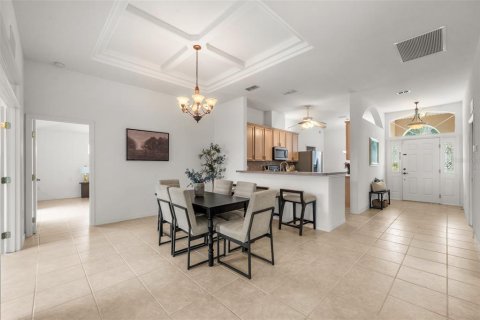 House in Ocala, Florida 2 bedrooms, 190.17 sq.m. № 2283386 - photo 4