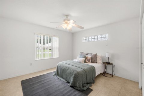 House in Ocala, Florida 2 bedrooms, 190.17 sq.m. № 2283386 - photo 19