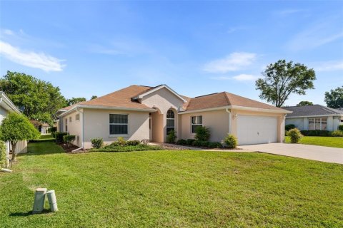 House in Ocala, Florida 2 bedrooms, 190.17 sq.m. № 2283386 - photo 2