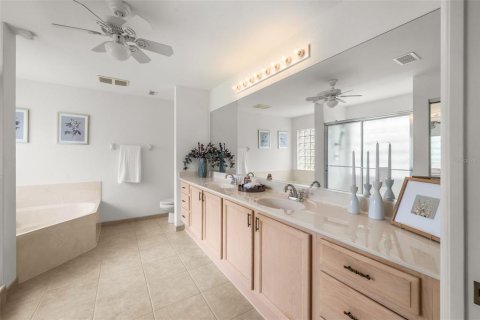 House in Ocala, Florida 2 bedrooms, 190.17 sq.m. № 2283386 - photo 13