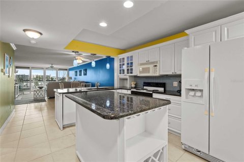Condominio en venta en Saint Petersburg, Florida, 2 dormitorios, 117.99 m2 № 2277965 - foto 4