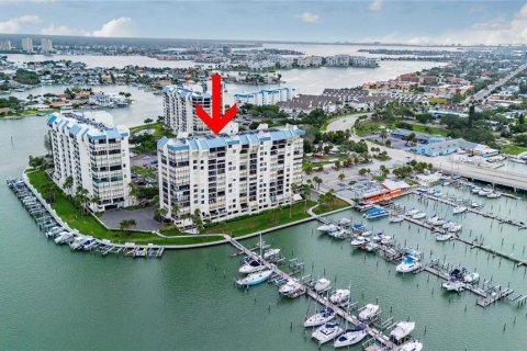 Condominio en venta en Saint Petersburg, Florida, 2 dormitorios, 117.99 m2 № 2277965 - foto 2